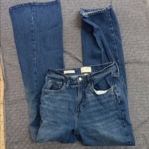 Universal Thread Medium Blue High Rise Jeans